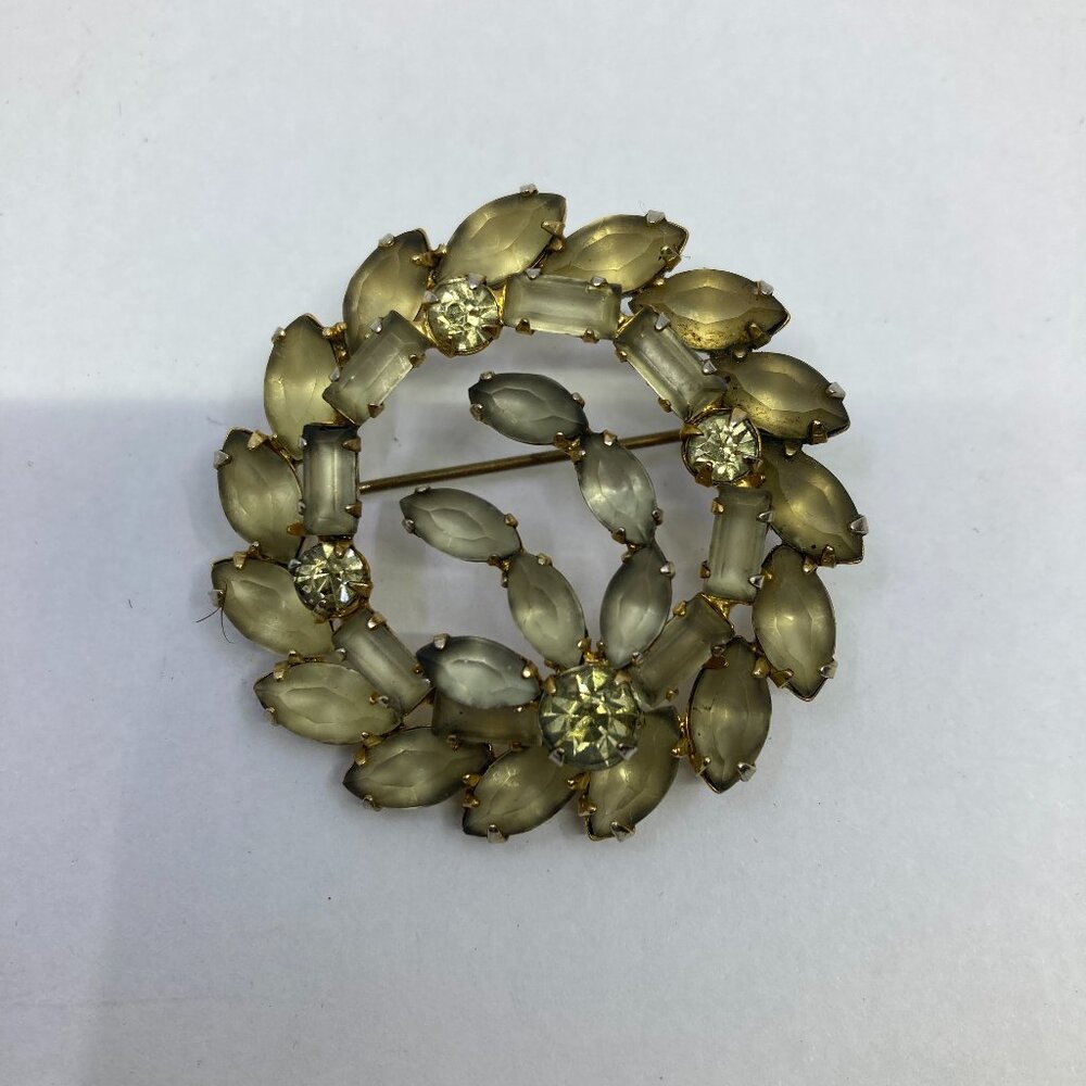 Vtg 1960 PIERRE grayish yellow rhinestone crystal brooch